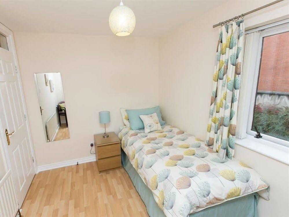 Hotel Ashleigh Manor à Belfast Extérieur photo